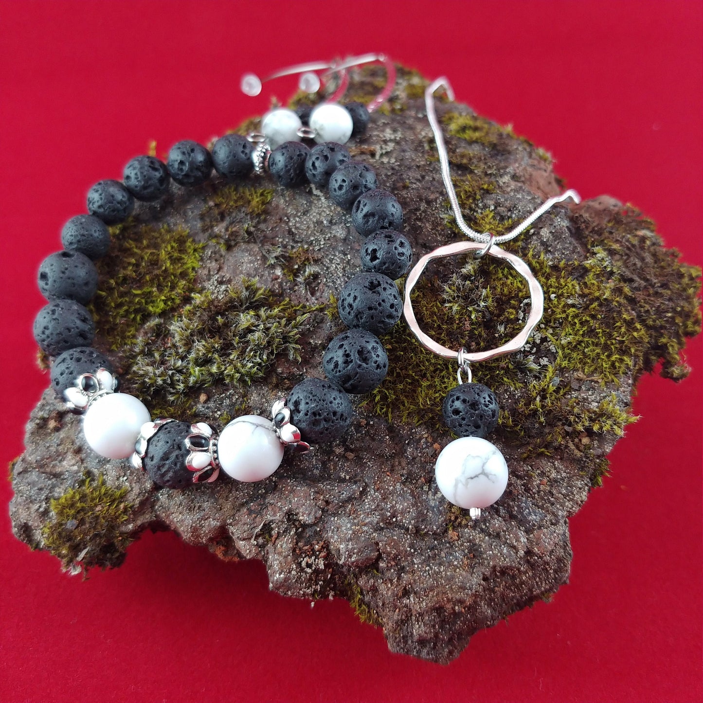Iceland Set - A Set of White Howlite Jewelry || Necklace - Bracelet and Earrings || Lava Rock Reykjavík