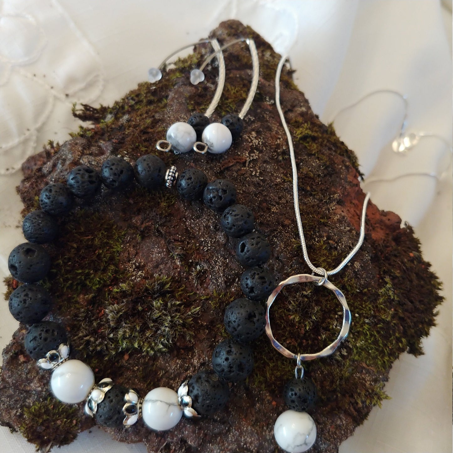Iceland Set - A Set of White Howlite Jewelry || Necklace - Bracelet and Earrings || Lava Rock Reykjavík