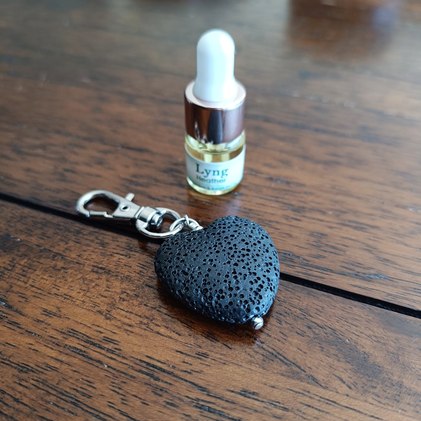 Heart Aroma - Essential Oil and Lava Heart Diffuser Set